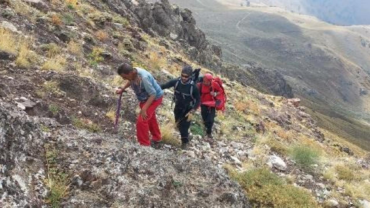 Aladağlar’da kaybolan dağcı, 10 saatte kurtarıldı