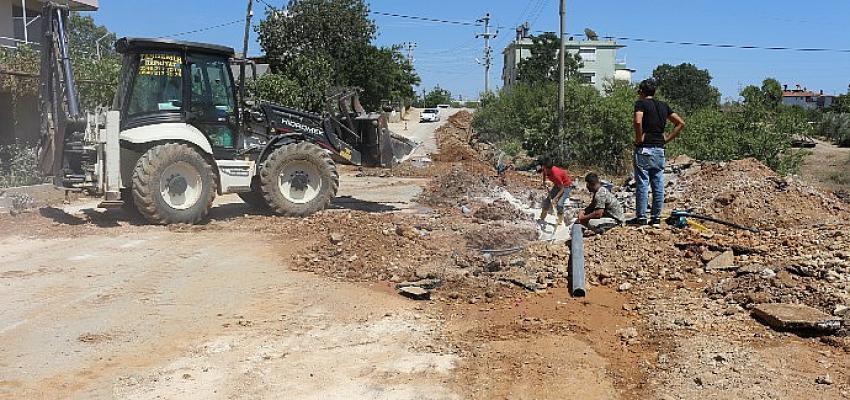 Antalya Büyükşehir’in Serik’te çalışmaları sürüyor