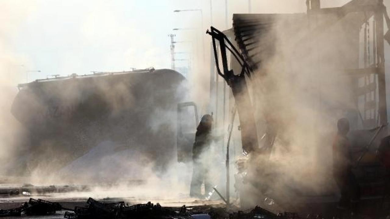TEM’de tanker ile TIR çarpıştıktan sonra alev alev yandı; 2 yaralı