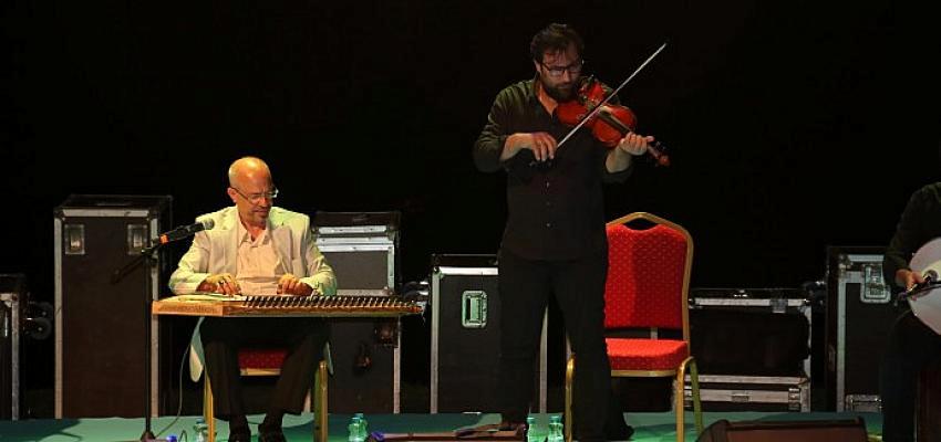 Üstad Göksel Baktagir ile müzik şöleni Darıca Millet Bahçesi’nde yaşandı