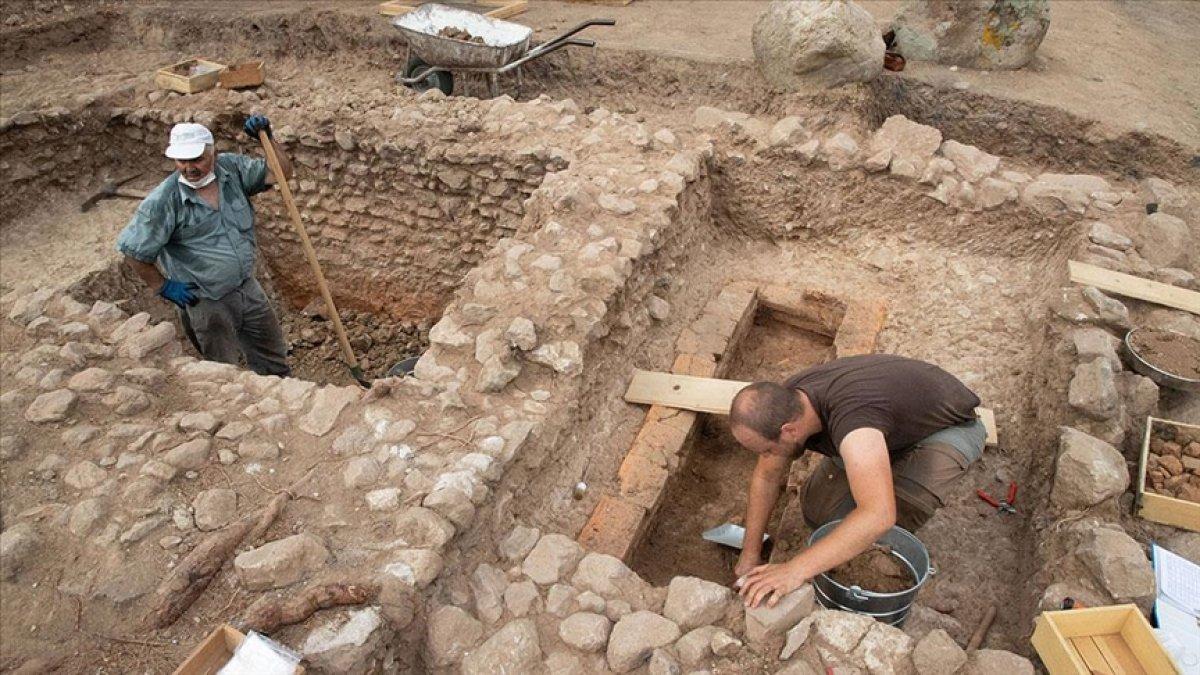 Antik Çağ’ın Kuş Kahini Markos’un mezarı Bergama’da bulundu