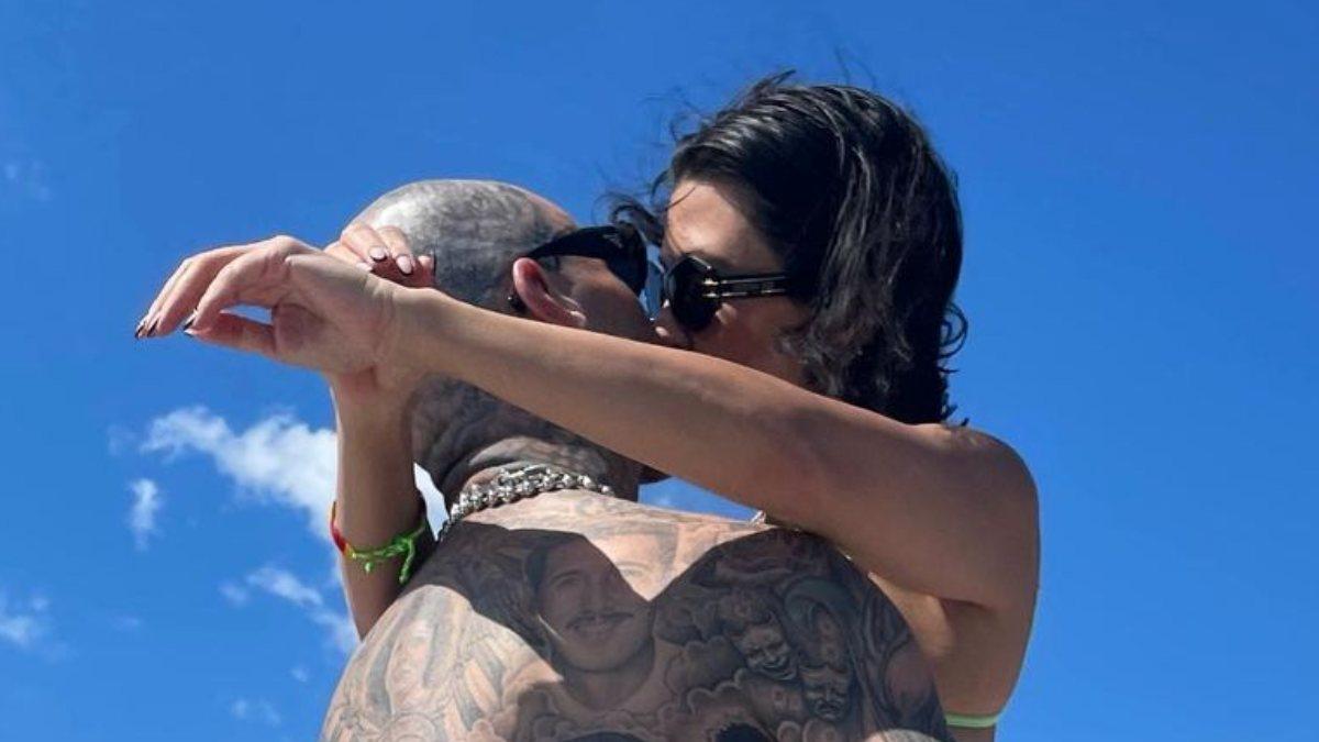 Kourtney Kardashian, yeniden Travis Barker’in kucağında