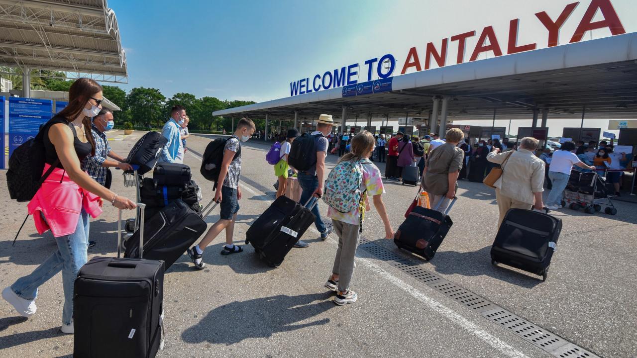 Antalya’ya gelen turist sayısı 9 milyonu geçti