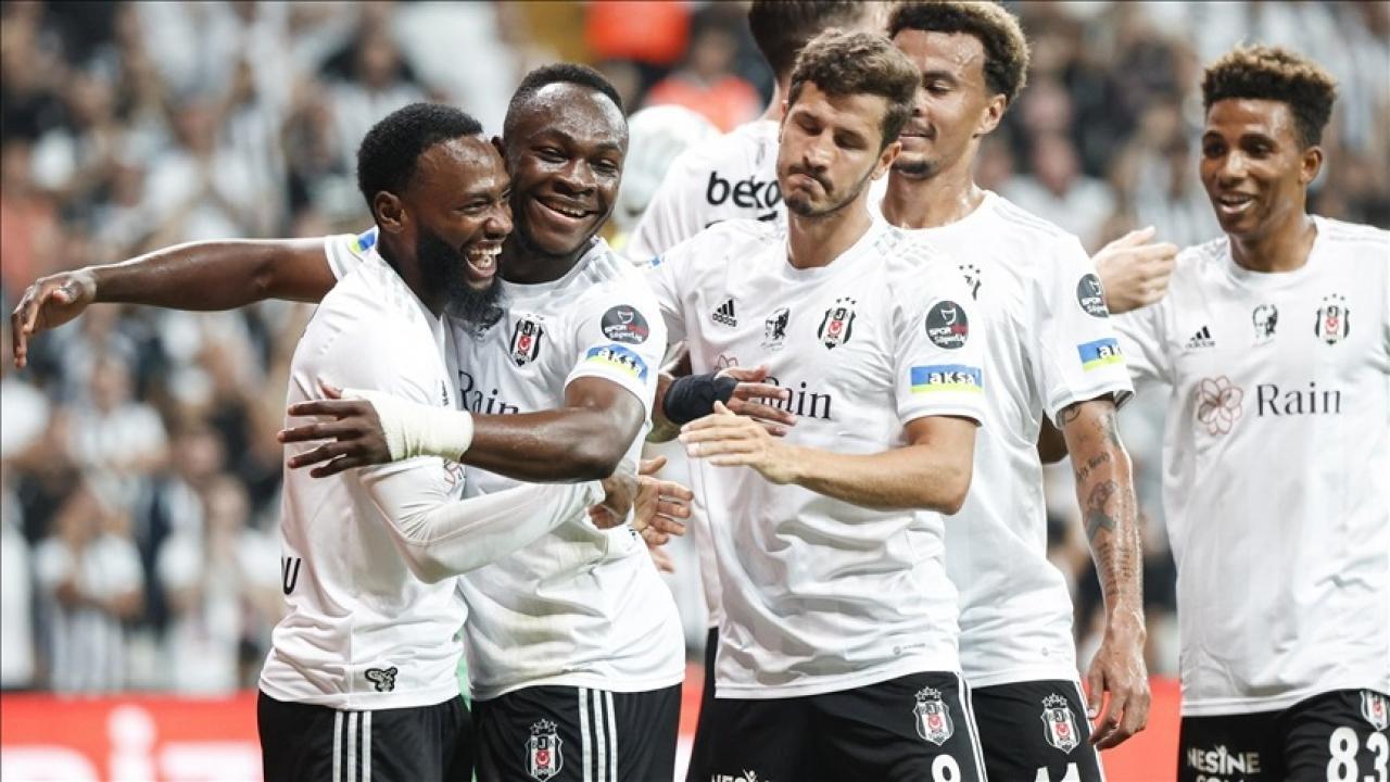 Beşiktaş hem ligde hem borsada liderlik koltuğuna oturdu