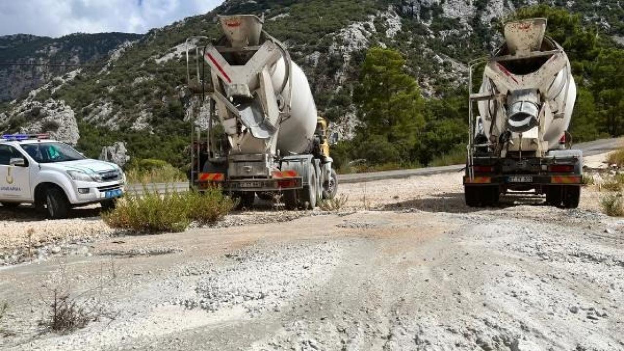 Beton mikseriyle çevreyi kirleten 2 şoför ve şirkete ceza