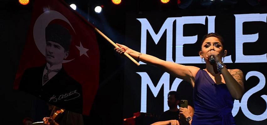 Torbalı’da ‘Kurtuluş şenliklerine’ muhteşem gala