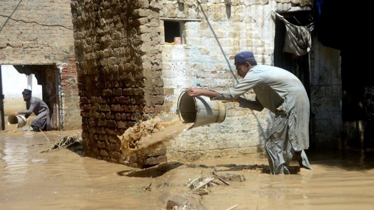 Pakistan’da sel nedeniyle hastalık olayları arttı