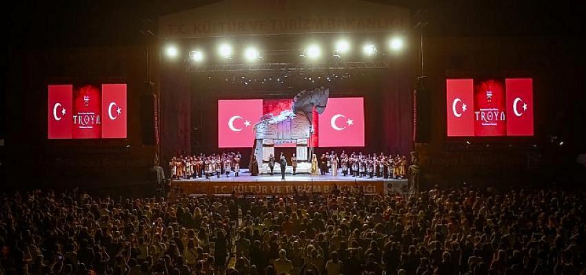 Troya Kültür Yolu Festivali Coşkuyla Başladı. İlk Gün 25 BİN Kişiyle Katıldı