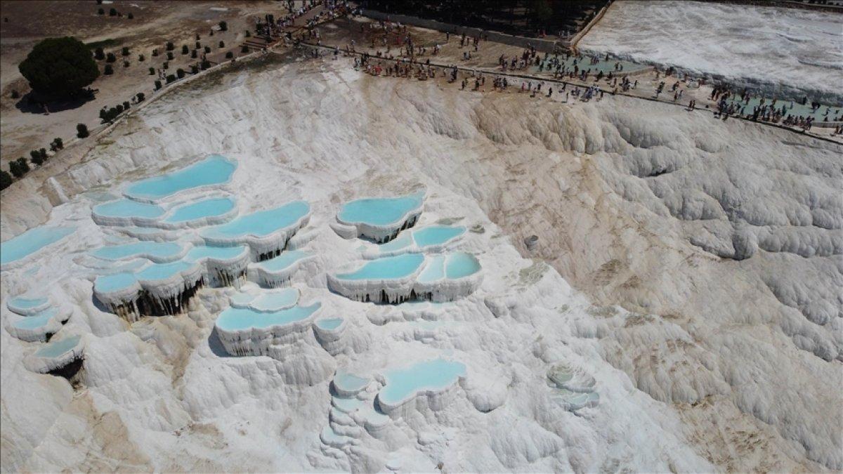 Pamukkale’nin ziyaretçi sayısında sevindiren artış