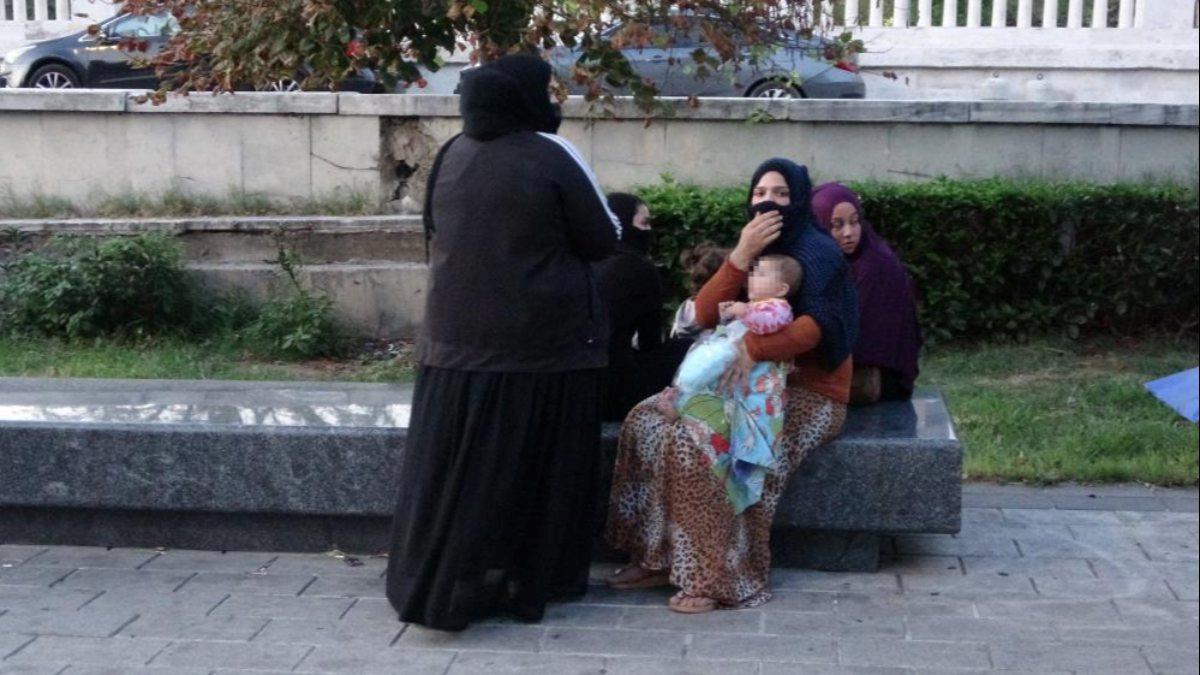 Taksim’de zabıta grupları çocuğuyla dilenirken yakalanan bayana müdahale etti