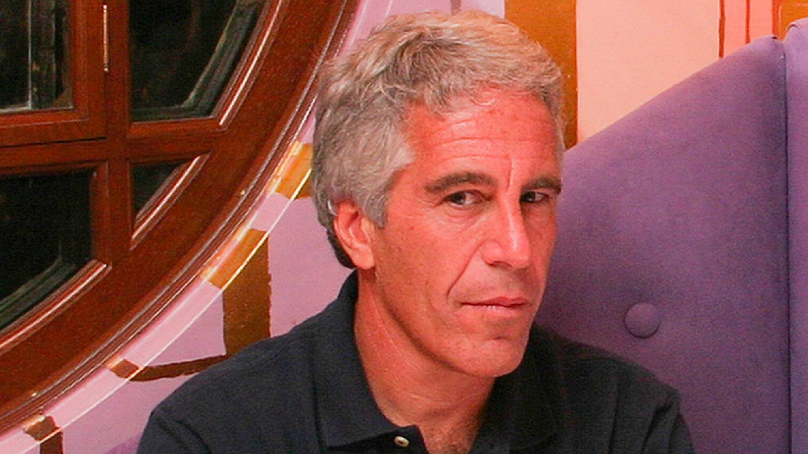 Pedofili suçlusu Jeffrey Epstein’in ‘küçük kara kitabı’ açık artırmada