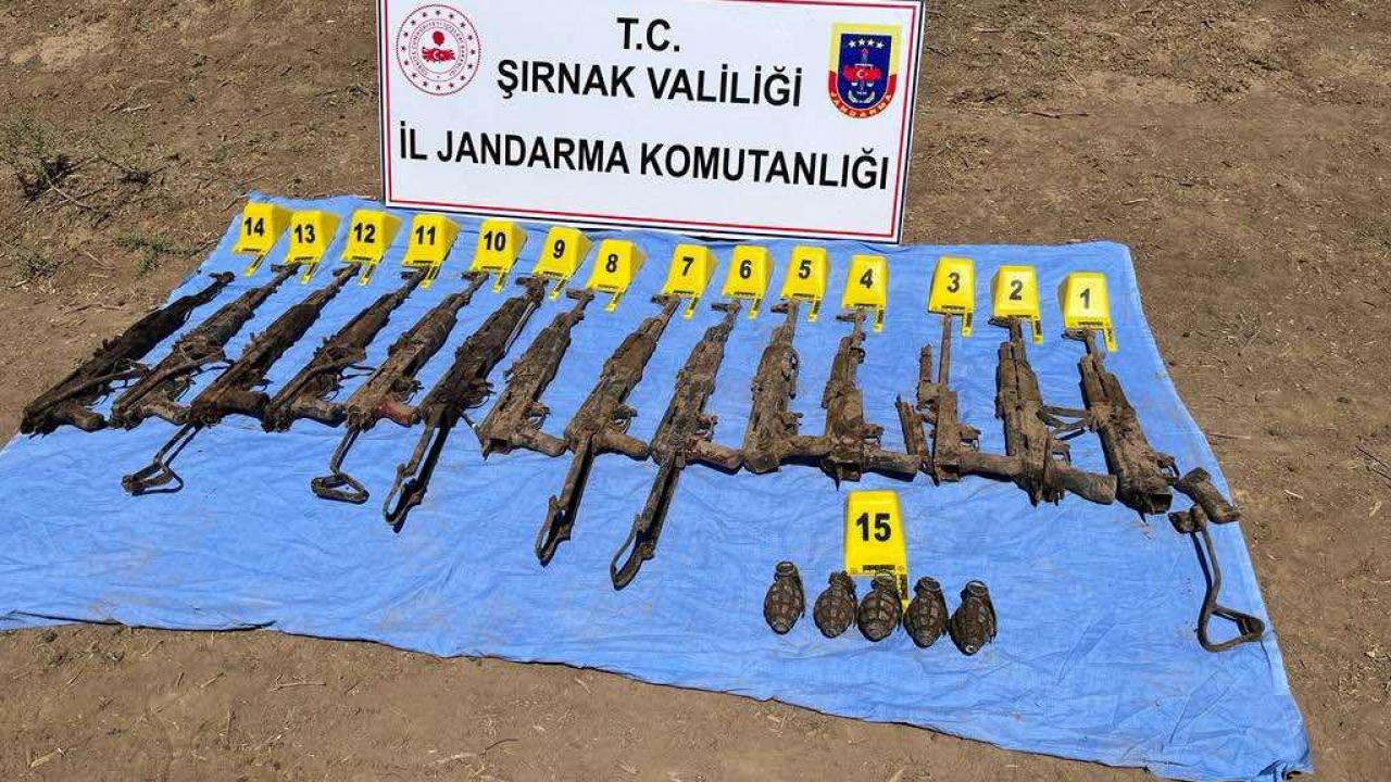 Şırnak’ta PKK’nın toprağa gömerek sakladığı silahlar bulundu